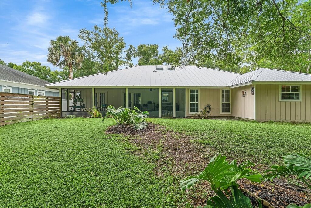 435 61st Avenue Vero Beach, FL 32968