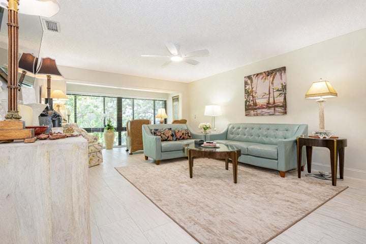400 18th Street G5 Vero Beach, FL 32960 MLS# B26023943 2 beds | 2 baths | 1130 sqft