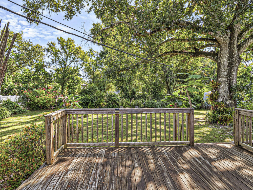 1620 34th Avenue Vero Beach, FL 32960 MLS# B26087675 2 beds | 2 baths | 1494 sqft