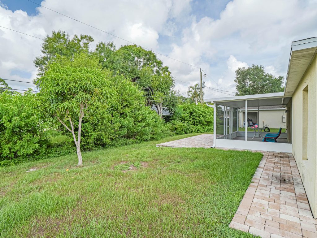 1945 Sunrise Drive SW Vero Beach, FL 32962 MLS# RX-11008616